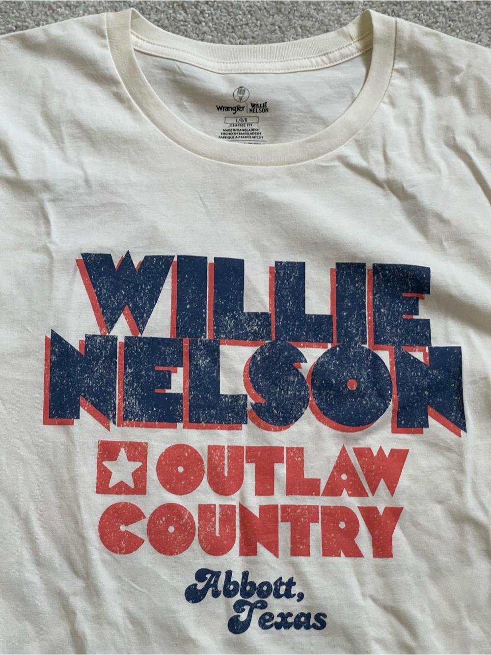 Willie Nelson Wrangler Outlaw Country Graphic Tee - White with Red & Blue Print